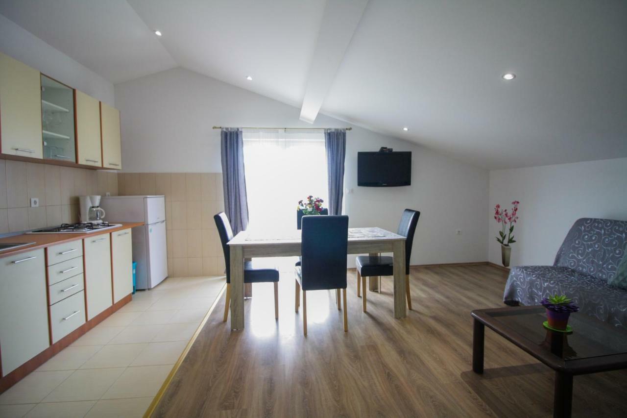 Sebi Apartment 300 M From Beach Rovinj Exteriör bild