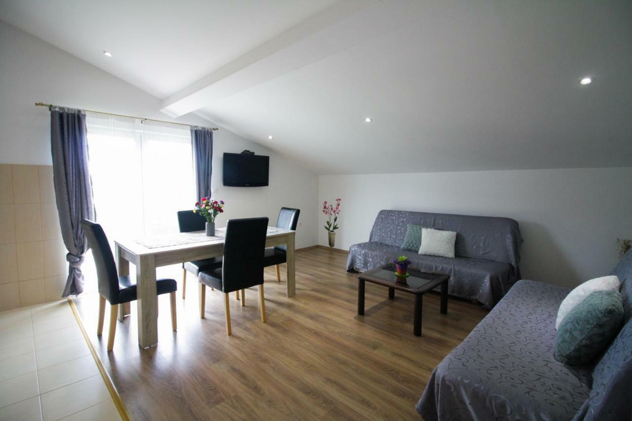 Sebi Apartment 300 M From Beach Rovinj Exteriör bild
