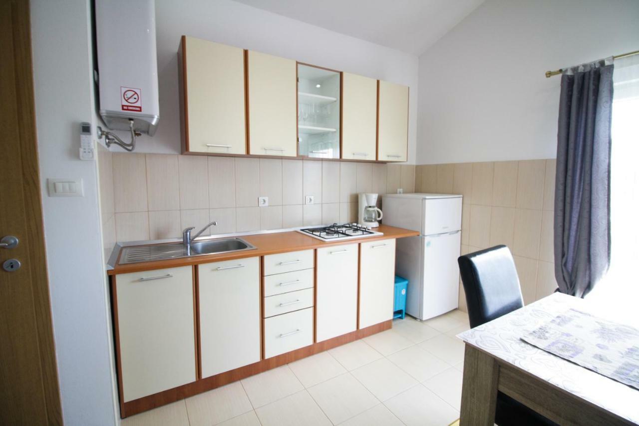 Sebi Apartment 300 M From Beach Rovinj Exteriör bild