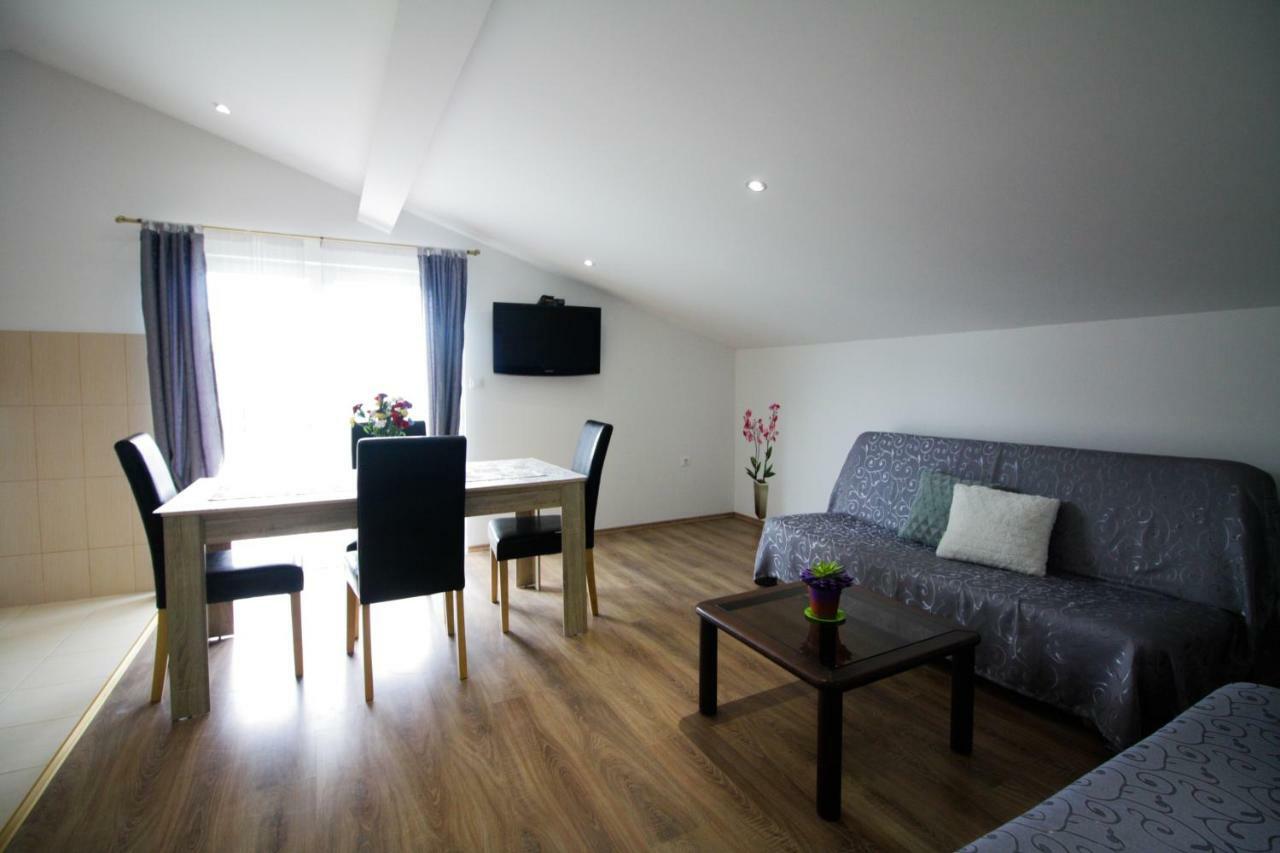 Sebi Apartment 300 M From Beach Rovinj Exteriör bild