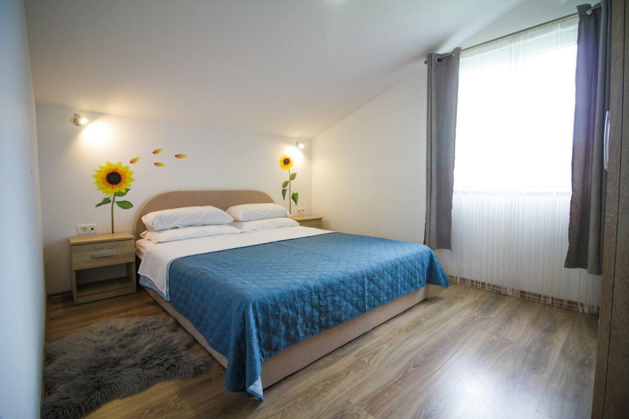Sebi Apartment 300 M From Beach Rovinj Exteriör bild